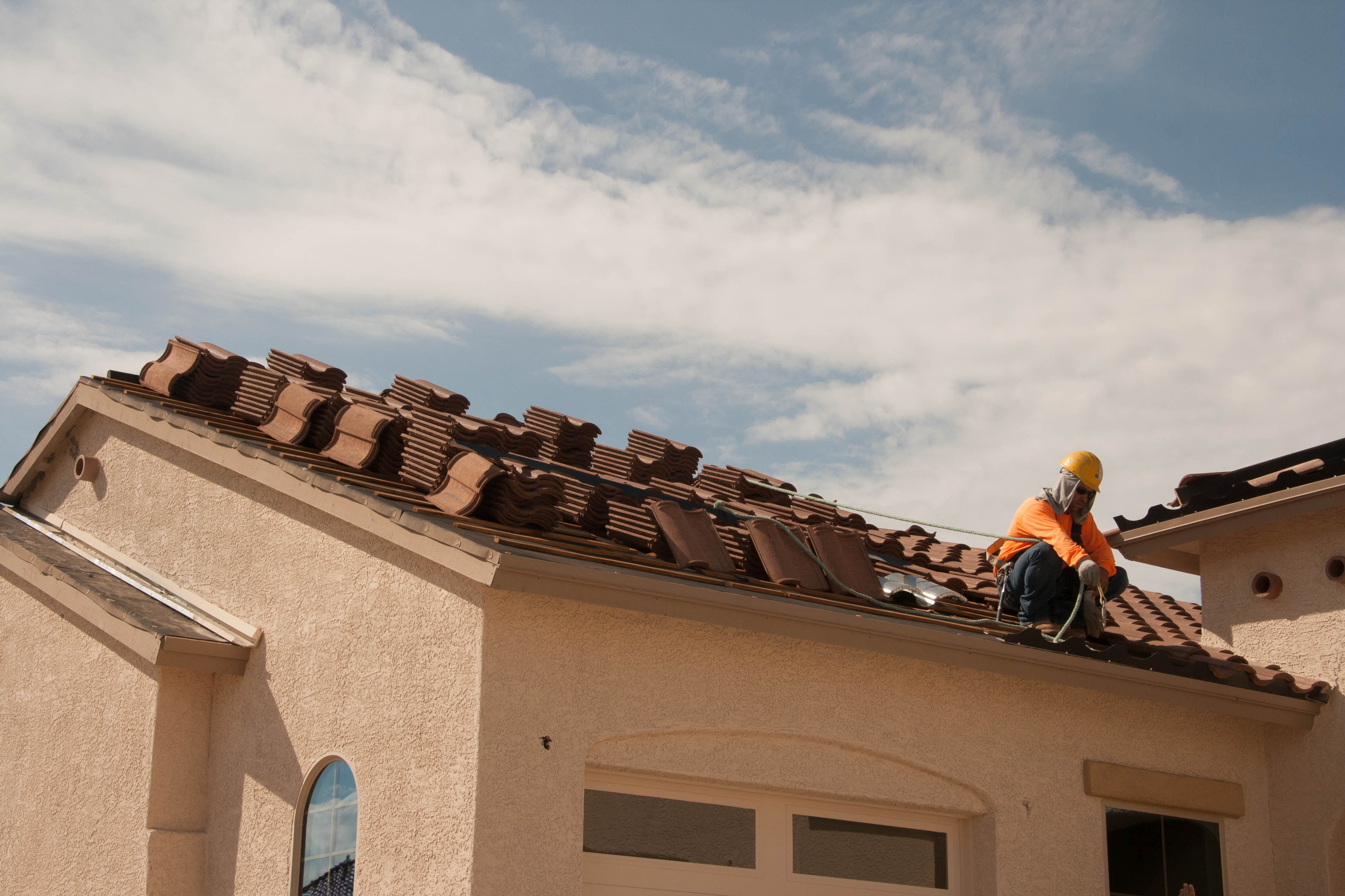 Replacing Your Roof – Four Steps To Consider While Hiring Roofing Contractors