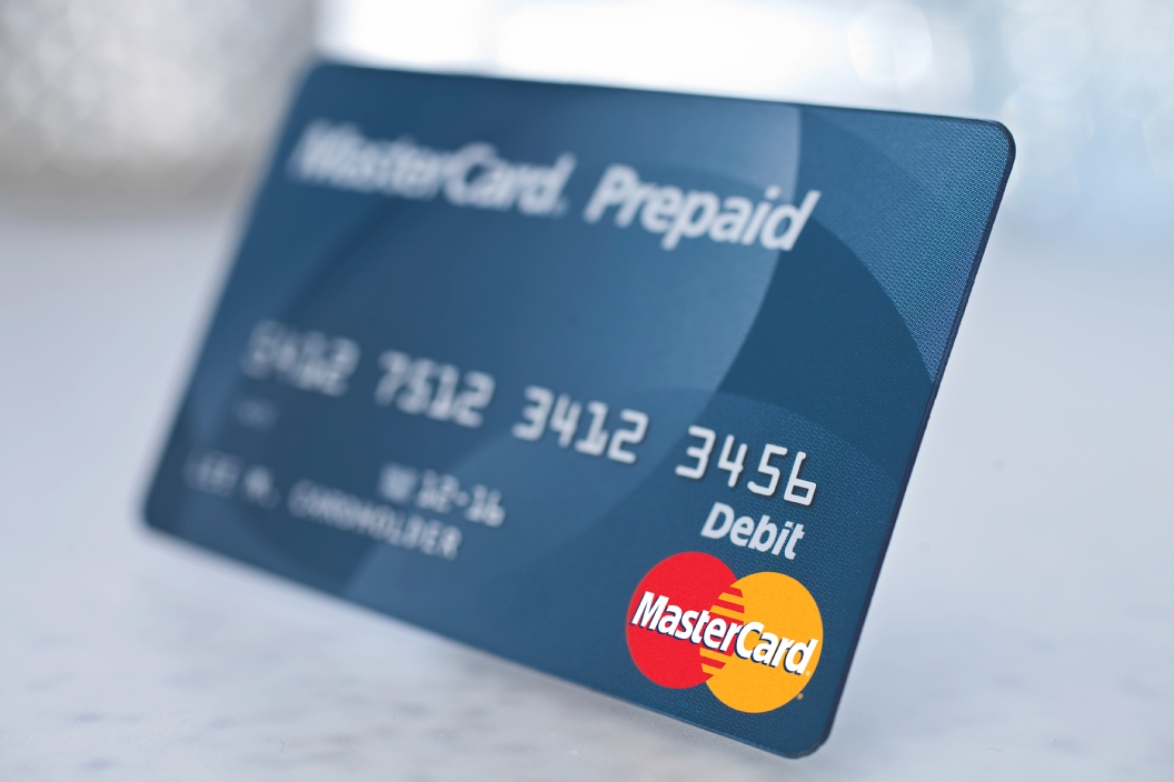 Use Prepaid Debit Cards To Overcome Financial Queries